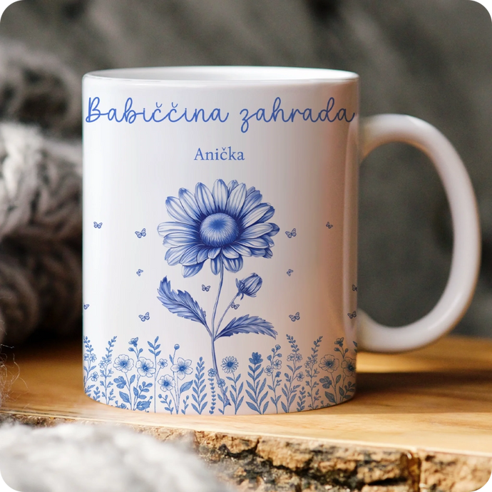 malý_bílý_babička_modre_květiny