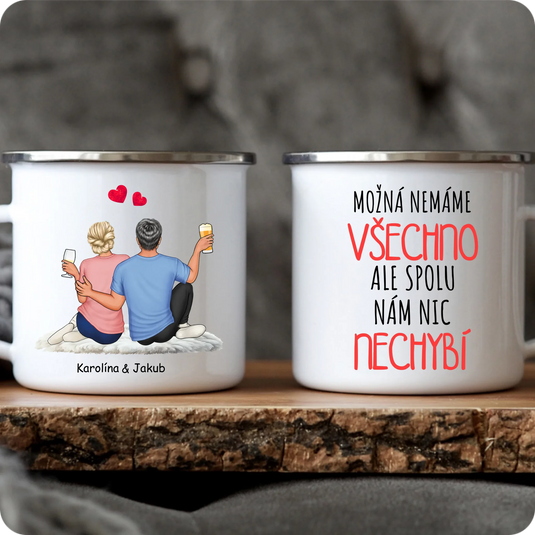 Sada 2 Hrníčků - Pár - Chibi Pár - Sedí na koberci