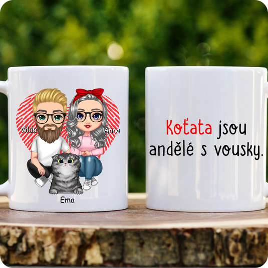 Hrníček - Sedící Chibi pár s kočkou